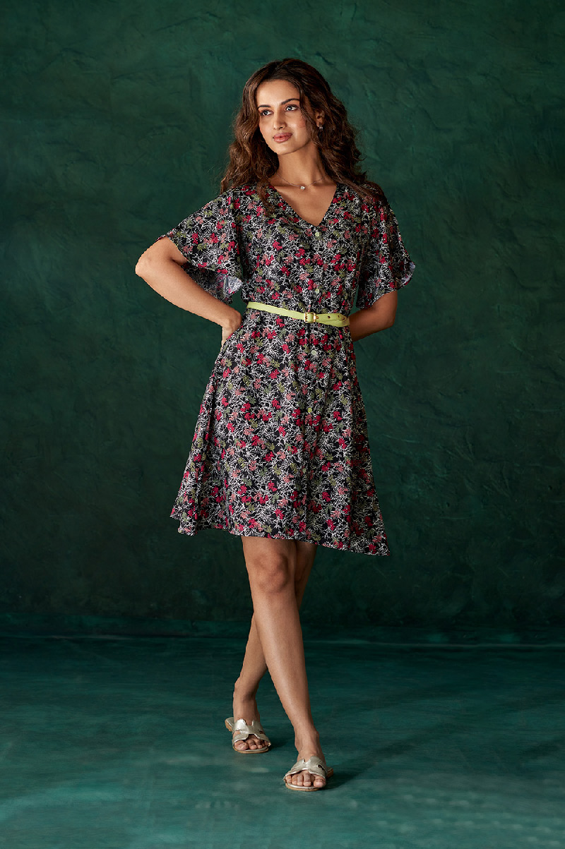 bold-floral-v-neck-dress