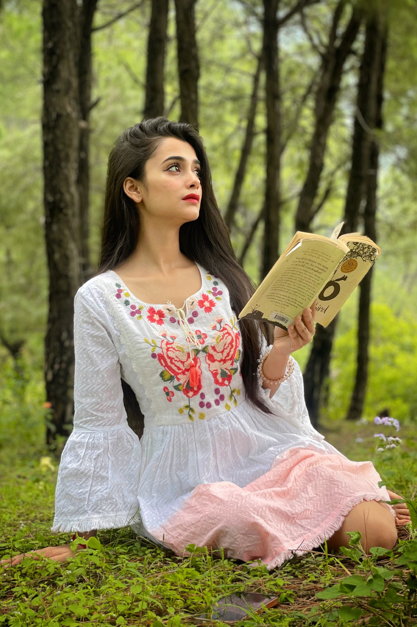 peach-a-line-dress-influencers-style