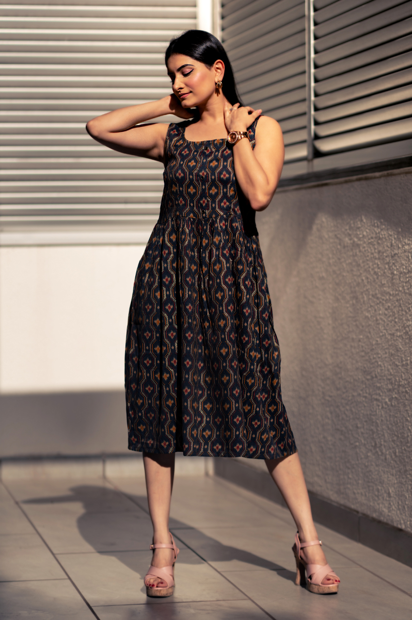 midi-foil-print-shift-dress-influencers-style