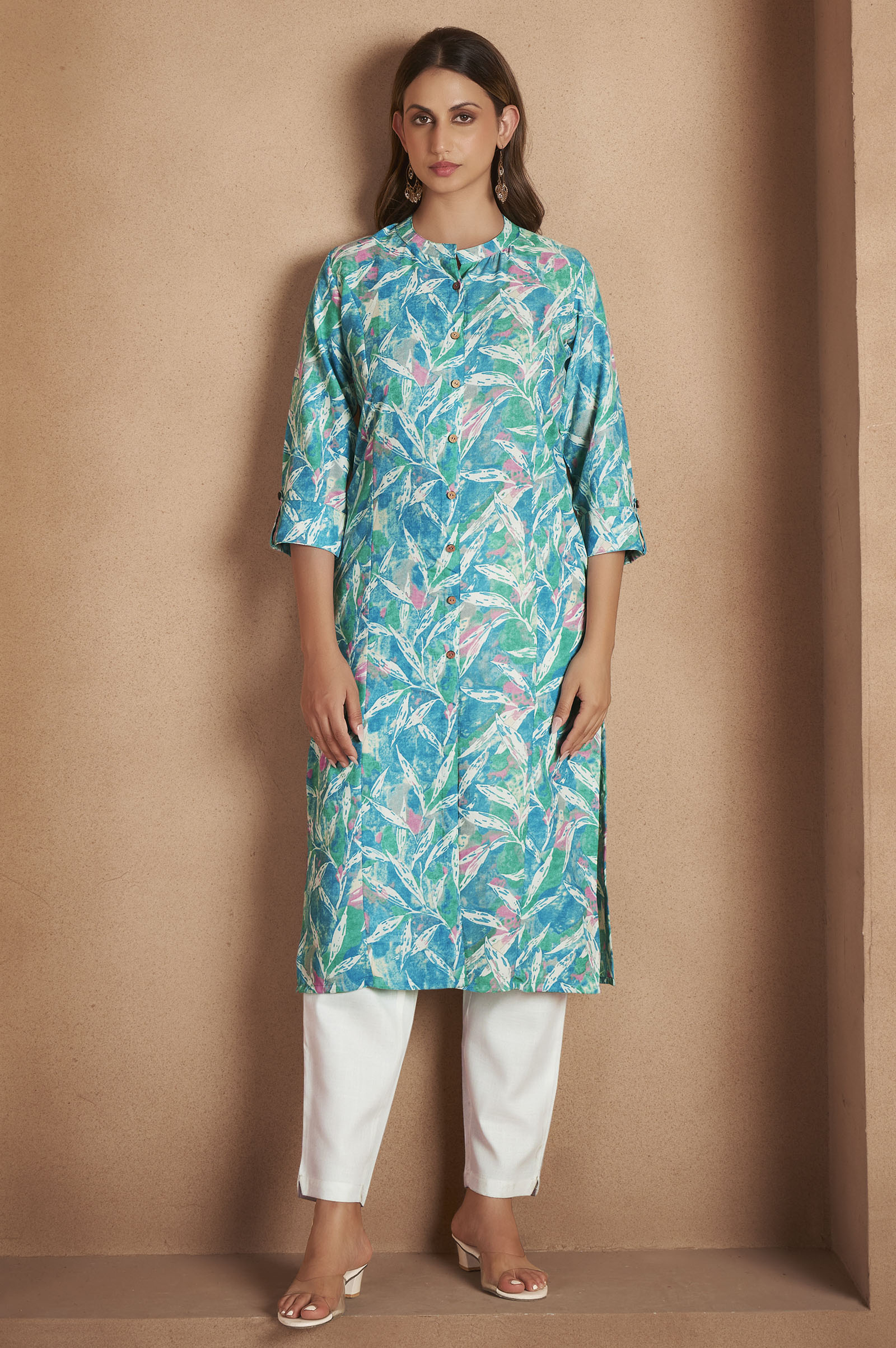 blue-cotton-blend-floral-printed-kurta-for-women