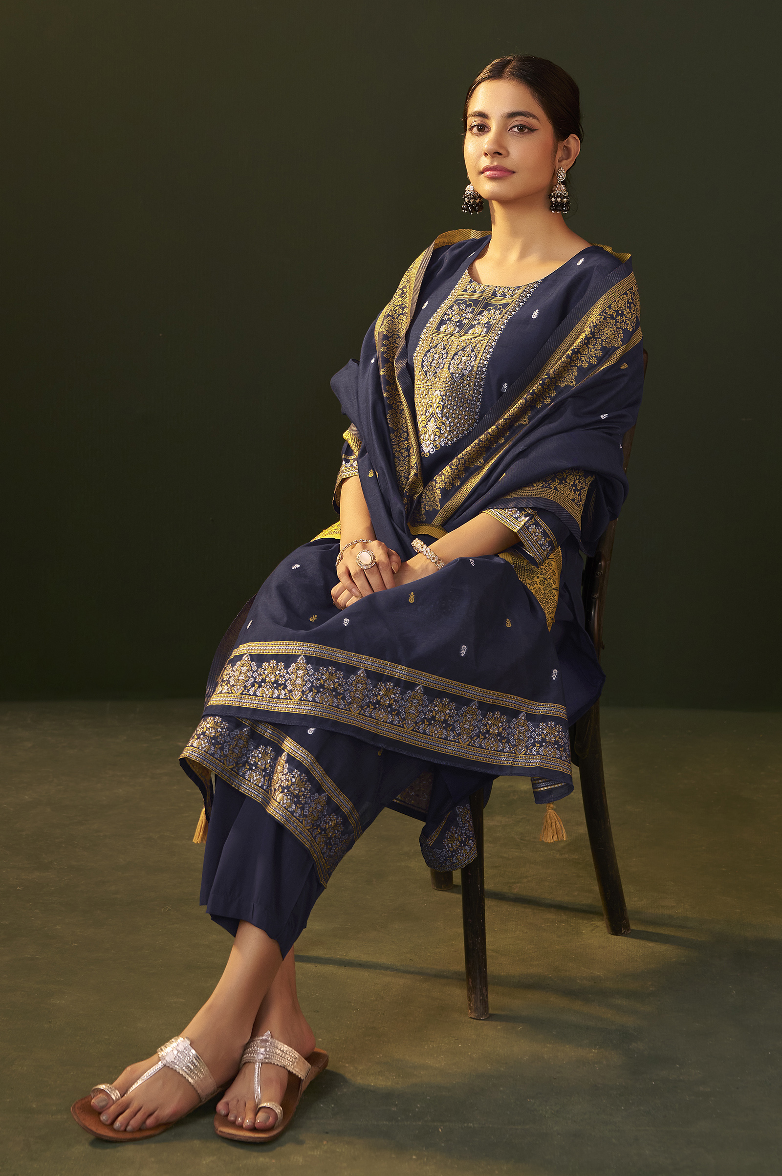 navy-blue-jacquard-silk-blend-straight-kurta-set-with-dupatta