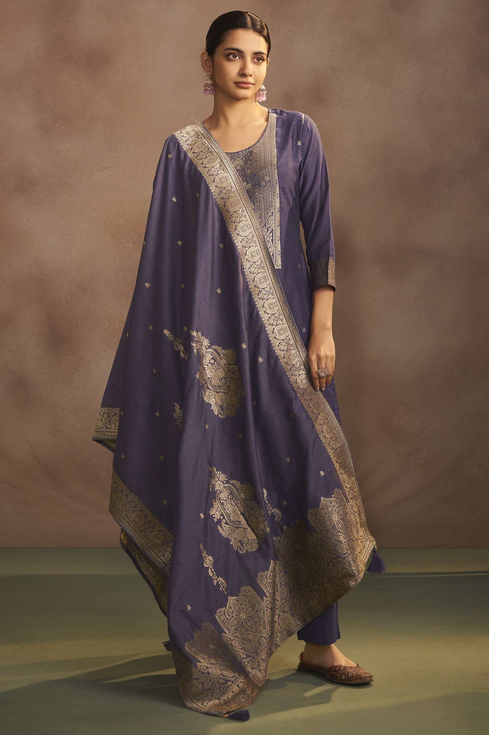 womens-lilac-jacquard-art-silk-straight-kurta-set-with-cotton-bottom-silk-blend-dupatta-3