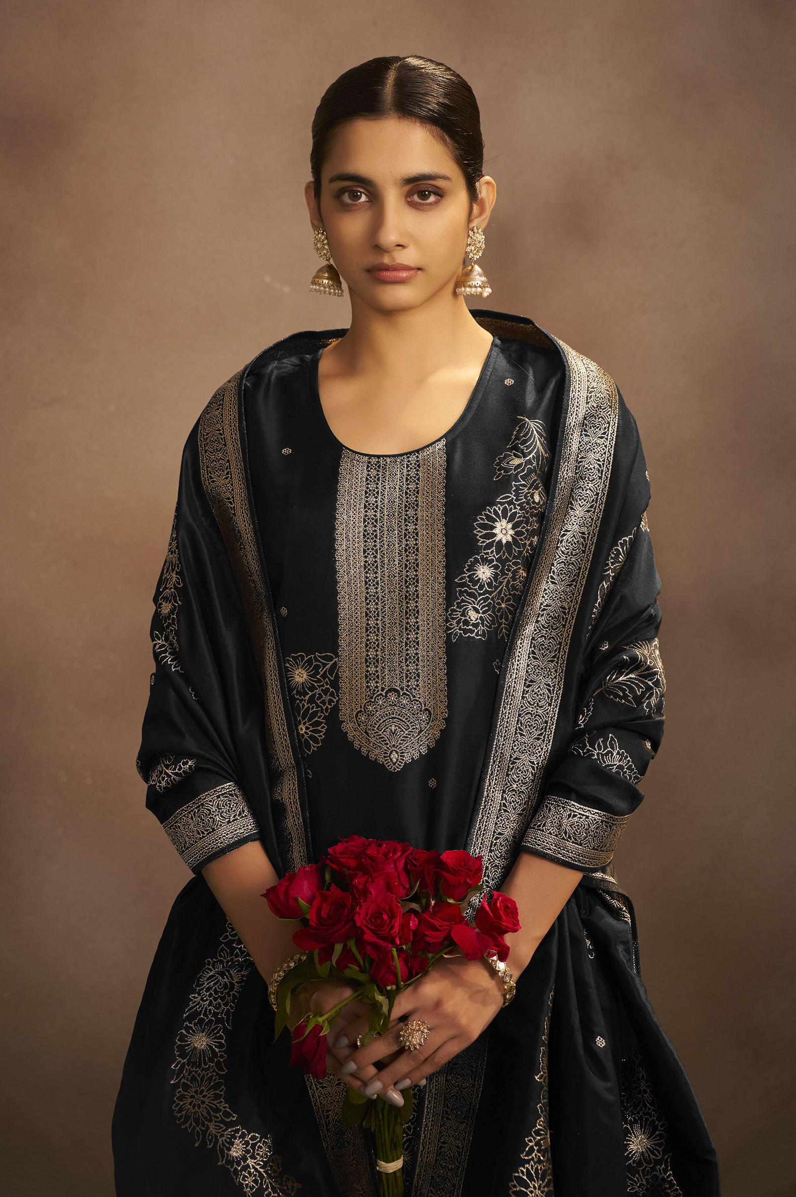 womens-black-jacquard-art-silk-straight-kurta-set-with-cotton-bottom-silk-blend-dupatta-2