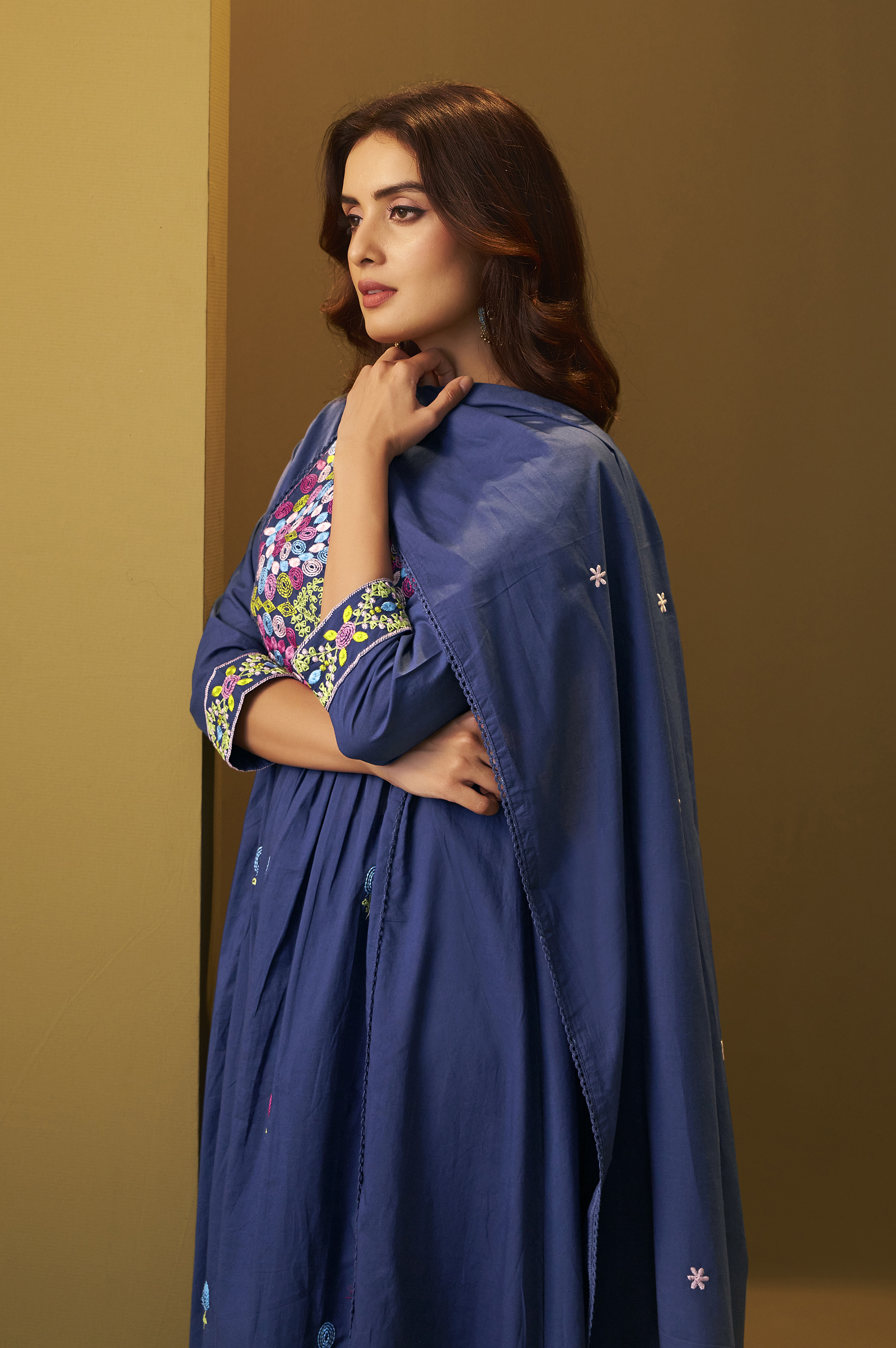 womens-navy-blue-pure-cotton-embroidered-kurta-set-with-dupatta