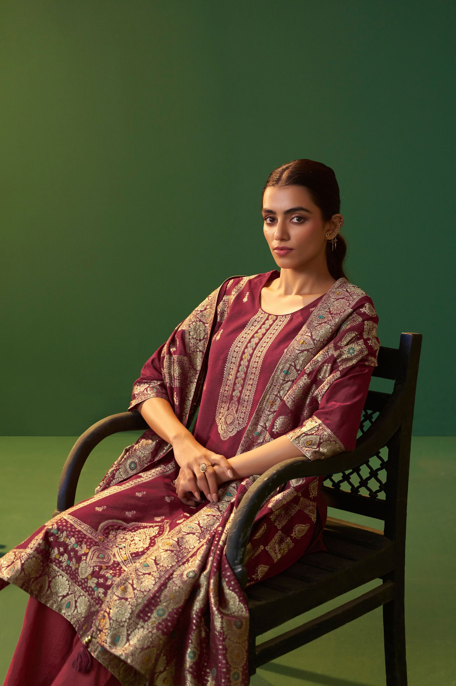 wine-jacquard-art-silk-kurta-set-with-cotton-bottom-silk-jacquard-dupatta
