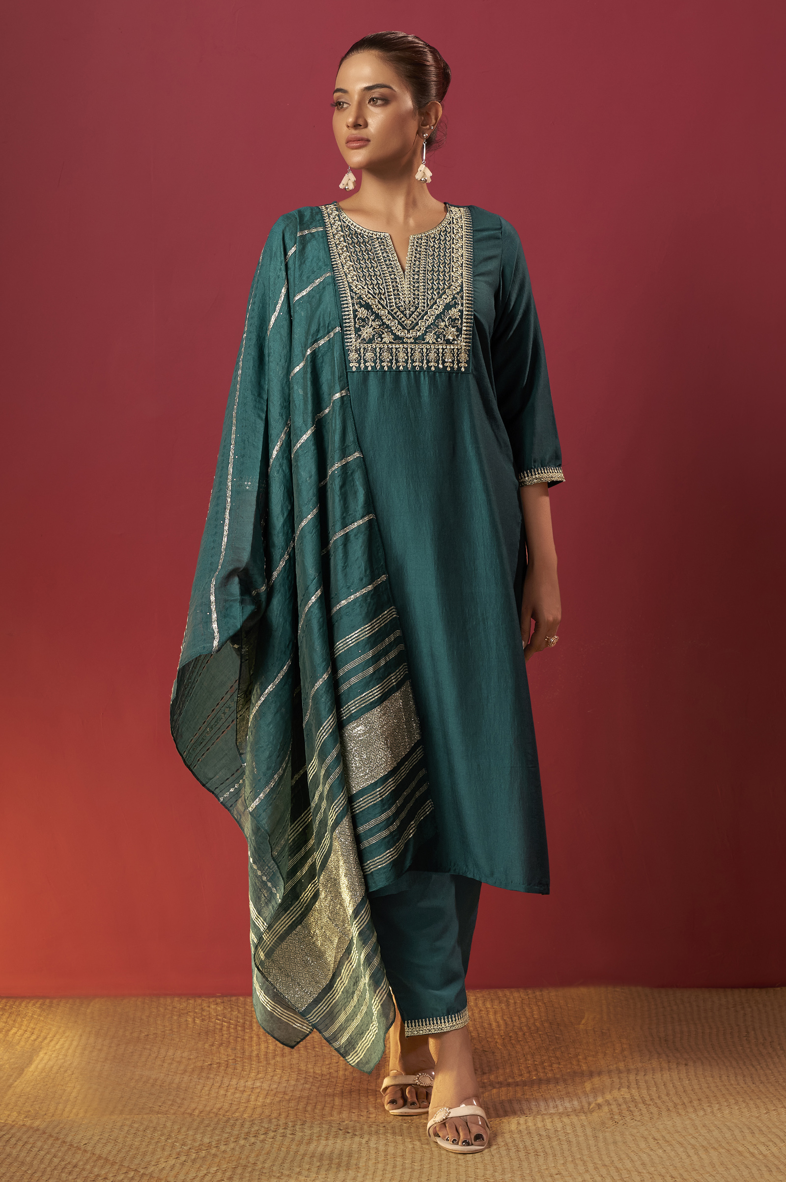 green-chinon-embroidered-kurta-set-with-jacquard-dupatta